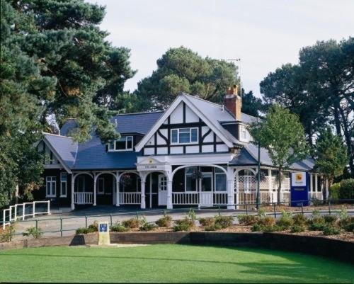 The Lodge At Meyrick Park Bournemouth Exterior foto